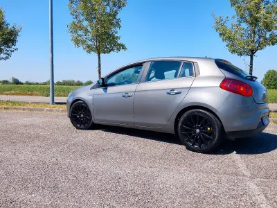 Usata Fiat Bravo 120 CV (88 kW) 2012 Grigio Utilitaria