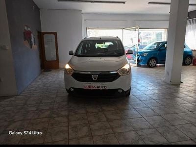 Usata Dacia Lodgy Ambiance 107 CV (78 kW) 2015 Bianco Monovolume
