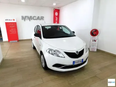 Usata Lancia Ypsilon Silver 69 CV (50 kW) 2017 Bianco Utilitaria
