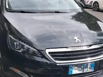 Usata Peugeot 308 Allure 115 CV (84 kW) 2014 Nero Berlina