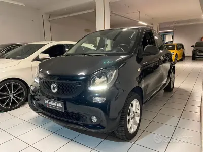 Usata Smart ForFour Passion 71 CV (52 kW) 2016 Nero Utilitaria