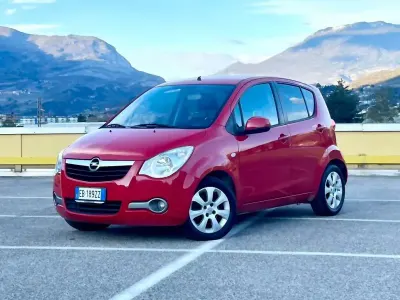 Begagnad Opel Agila Enjoy 86 HK (63 kW) 2010 Röd Halvkombi