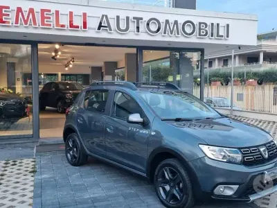 Usata Dacia Sandero Stepway 90 CV (66 kW) 2017 Grigio Berlina