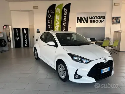 Usata Toyota Yaris Active 72 CV (52 kW) 2023 Bianco Utilitaria