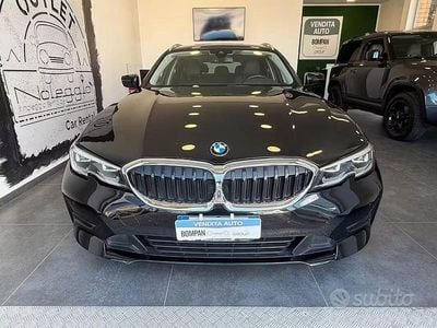Begagnad BMW 318 Luxury Line 150 HK (110 kW) 2021 Svart Kombi