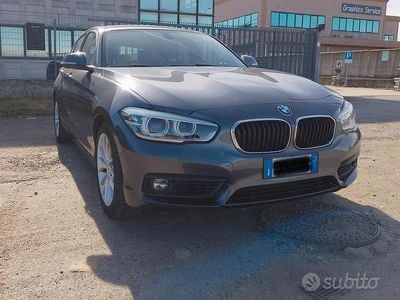 Usata BMW 118 Advantage 150 CV (110 kW) 2018 Grigio Utilitaria