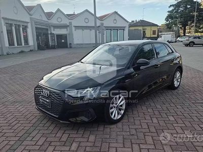 Begagnad Audi A3 Sportback Business 110 HK (80 kW) 2021 Svart Halvkombi