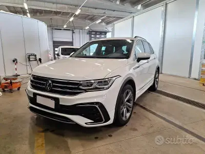 Usata VW Tiguan R-line 150 CV (110 kW) 2023 Bia SUV