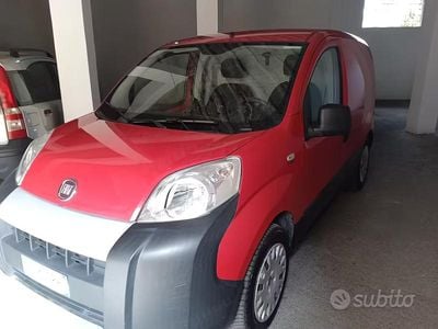 Begagnad Fiat Fiorino 95 HK (69 kW) 2016 Röd Minibuss
