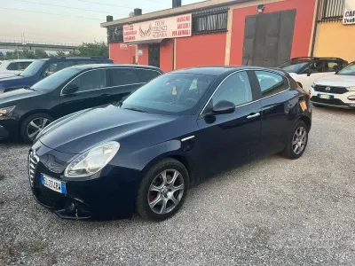 Usata Alfa Romeo Giulietta Progression 105 CV (77 kW) 2011 Bluazzurro Utilitaria