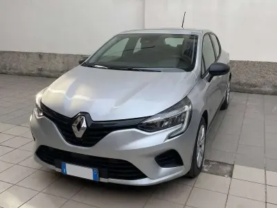Usata Renault Clio V Life 101 CV (74 kW) 2022 Grigio Berlina