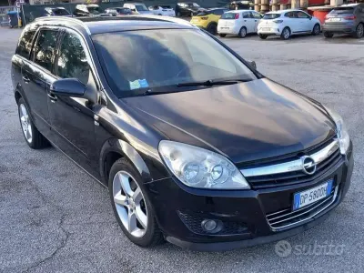 Usata Opel Astra Cosmo 125 CV (91 kW) 2008 Nero Station wagon