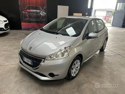 Usata Peugeot 208 Allure 68 CV (50 kW) 2015 Grigio Utilitaria