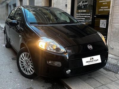 Usata Fiat Punto Lounge 74 CV (54 kW) 2015 Nero Utilitaria