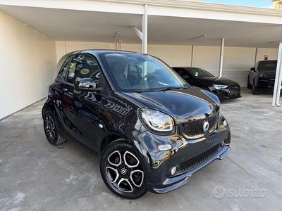 Begagnad Smart ForTwo Coupé Prime 90 HK (66 kW) 2017 Svart Sportkupé
