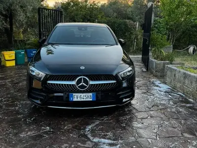 Usata Mercedes A180 116 CV (85 kW) 2019 Nero Berlina