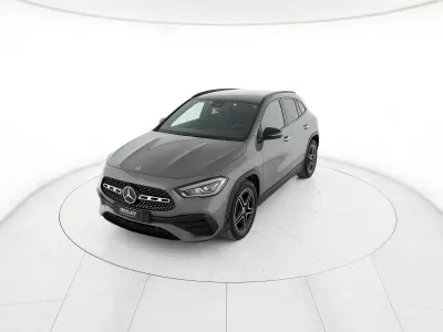 Usata Mercedes GLA200 Premium 150 CV (110 kW) 2022 Grigio montagna SUV