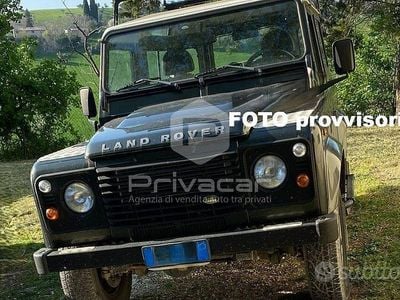 Usata Land Rover Defender S 122 CV (89 kW) 2008 Verde Station wagon