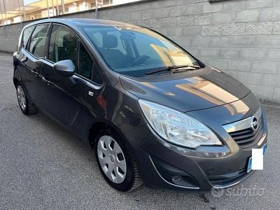 Usata Opel Meriva 95 CV (69 kW) 2011 Grigio Monovolume