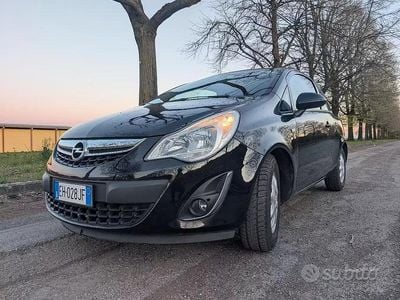 Usata Opel Corsa 86 CV (63 kW) 2011 Nero Utilitaria