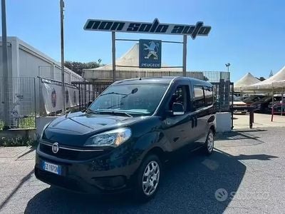 Usata Fiat Doblò Lounge 119 CV (87 kW) 2015 Nero Monovolume