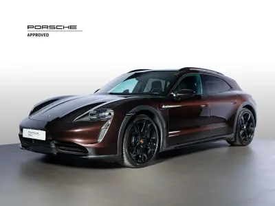 Occasion Porsche Taycan Cross Turismo 139 kW (190 PK) 2022 Ciliegia metallizzato Stationwagen