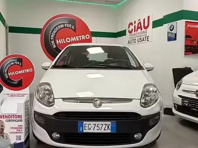 Usata Fiat Punto Evo Dynamic 69 CV (50 kW) 2011 Bianco Utilitaria