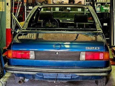 Usata BMW 320 122 CV (89 kW) 1981 Blu Cabrio