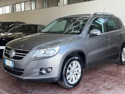 Usata VW Tiguan Sportline 140 CV (102 kW) 2010 Grigio SUV