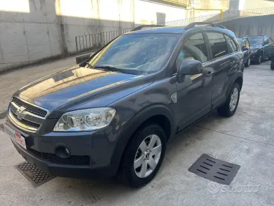 Usata Chevrolet Captiva 127 CV (93 kW) 2010 Grigio SUV