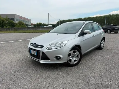 Usata Ford Focus S 101 CV (74 kW) 2014 Grigio Berlina