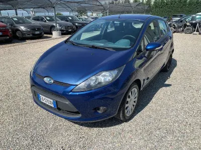 Usata Ford Fiesta 82 CV (60 kW) 2010 Bluazzurro Berlina