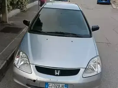 Usata Honda Civic 100 CV (73 kW) 2003 Grigio Berlina