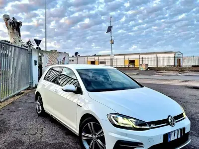 Usata VW Golf VII 116 CV (85 kW) 2017 Bianco Utilitaria