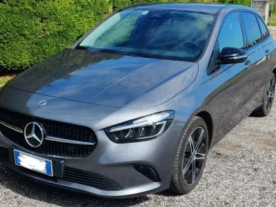 Usata Mercedes B180 116 CV (85 kW) 2023 Grigio Utilitaria