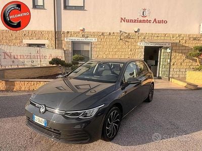 Usata VW Golf VIII Life 110 CV (80 kW) 2022 Grigio Berlina