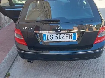 Gebraucht Mercedes C220 Avantgarde 170 PS (125 kW) 2009 Schwarz Kombi