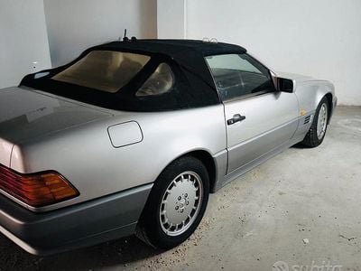 Usata Mercedes SL300 231 CV (169 kW) 1989 Grigio Cabrio