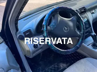 Usata Mercedes C220 143 CV (105 kW) 2002 Blu Berlina
