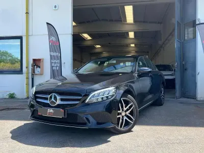 Usata Mercedes C180 Premium 122 CV (89 kW) 2019 Nero Berlina