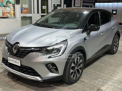Usata Renault Captur Techno 140 CV (102 kW) 2023 Grigio SUV
