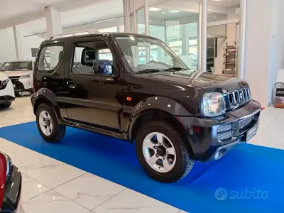 Usata Suzuki Jimny 85 CV (62 kW) 2006 Nero SUV