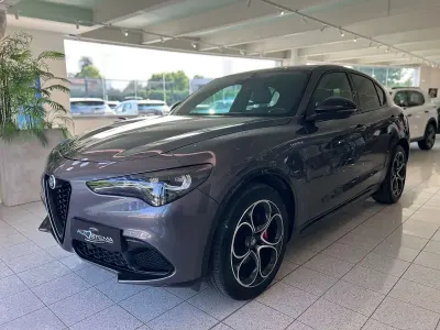 Usata Alfa Romeo Stelvio Veloce 210 CV (154 kW) 2024 Grigio vesuvio SUV