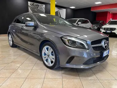 Usata Mercedes A180 109 CV (80 kW) 2017 Grigio Berlina