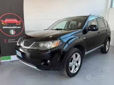 Usata Mitsubishi Outlander Invite 140 CV (102 kW) 2008 Nero SUV