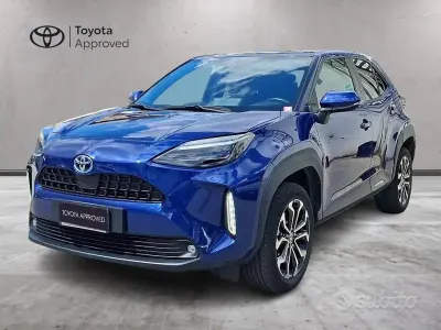 Käytetty Toyota Yaris Cross Trend 116 HP (85 kW) 2022 Sininen Katumaasturi
