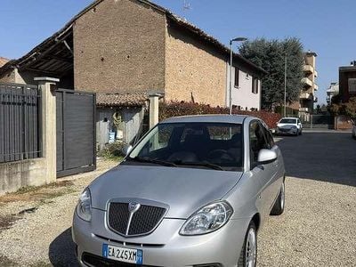Usata Lancia Ypsilon 60 CV (44 kW) 2010 Utilitaria