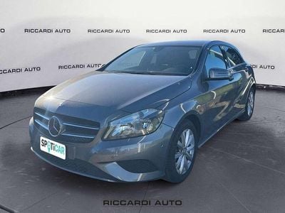Usata Mercedes A180 122 CV (89 kW) 2014 Grigio Utilitaria