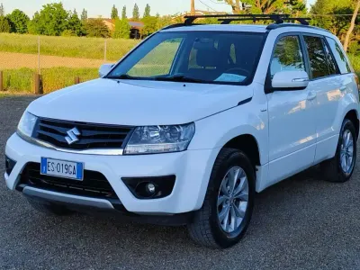Second-hand Suzuki Grand Vitara 129 CP (94 kW) 2013 Alb SUV