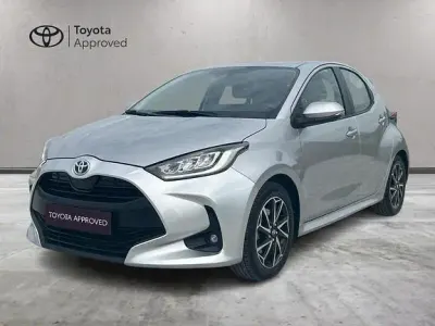 Usata Toyota Yaris Hybrid Trend 92 CV (67 kW) 2023 Grigio Berlina